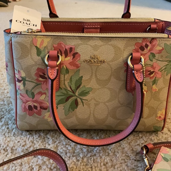 Coach purse - Picture 2 of 4